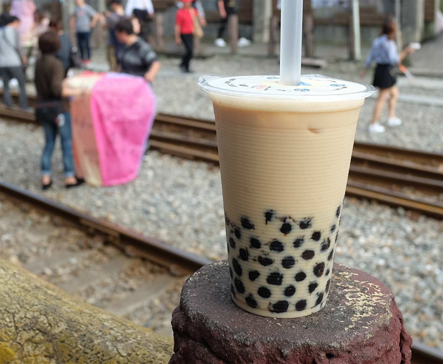 người đàn ông hôn mê sâu, cấp cứu bị sặc trà sữa trân châu