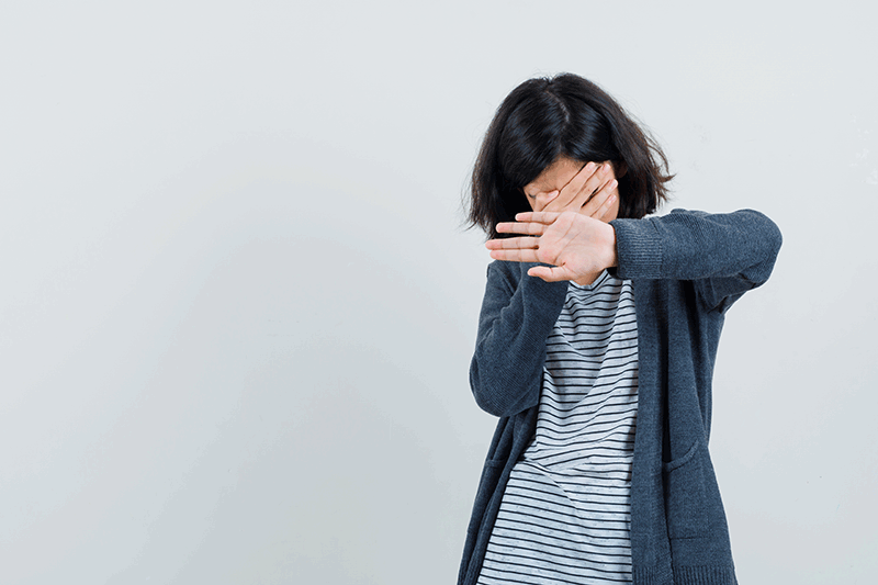 Người đàn ông trạc tuổi bố xâm hại