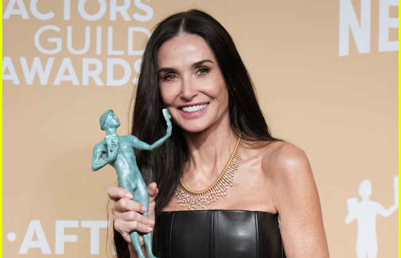 Nhan sắc quyến rũ của nữ diễn viên Demi Moore ở tuổi 64.