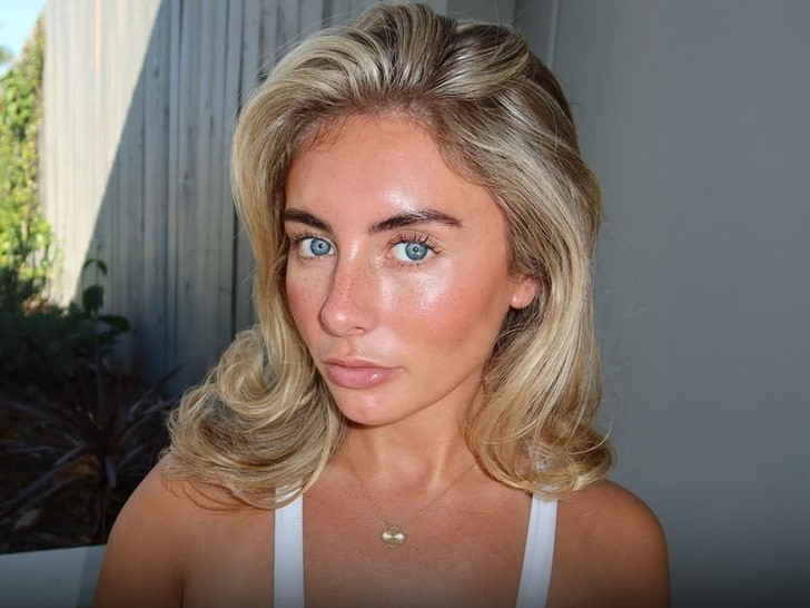 Nữ diễn viên Bonnie Blue bị bắt vì vi phạm luật chống nội dung khiêu dâm