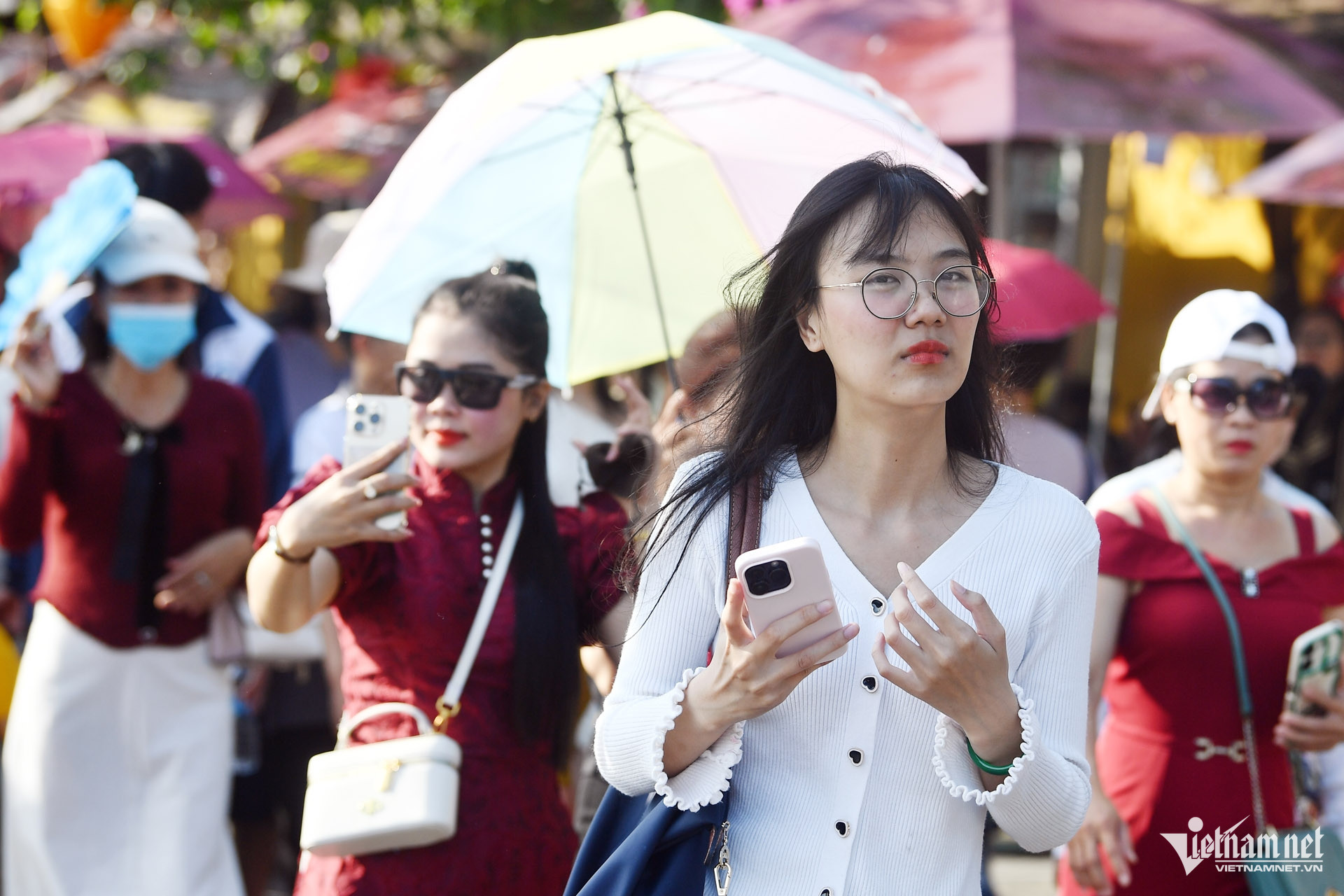 Thời tiết Hà Nội nắng mạnh đến 28 độ