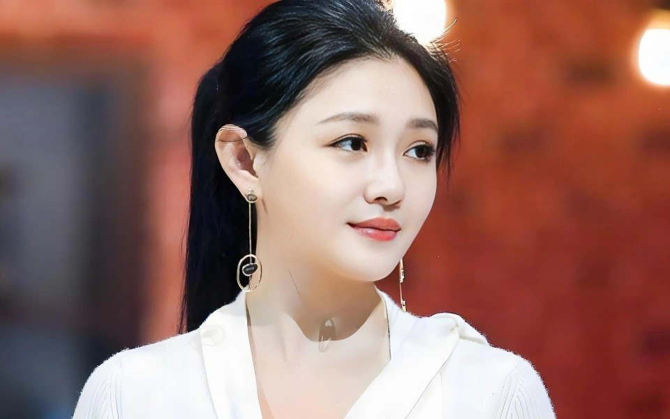 Từ Hy Viên sẵn sàng giúp đỡ một bệnh nhân dù chỉ là lời cầu cứu trên mạng xã hội