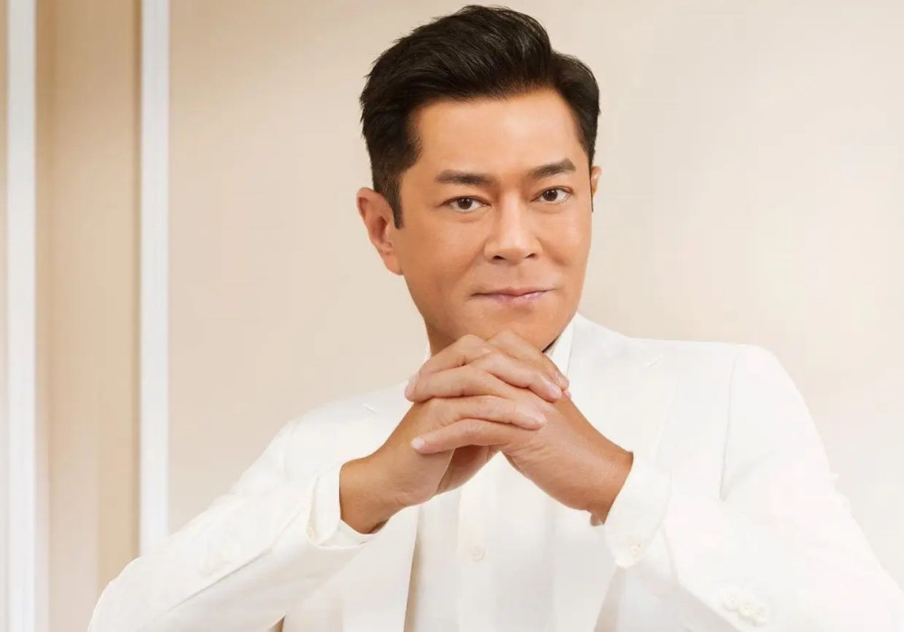 Từ quá khứ tù tội, Cổ Thiên Lạc giờ đứng đầu showbiz