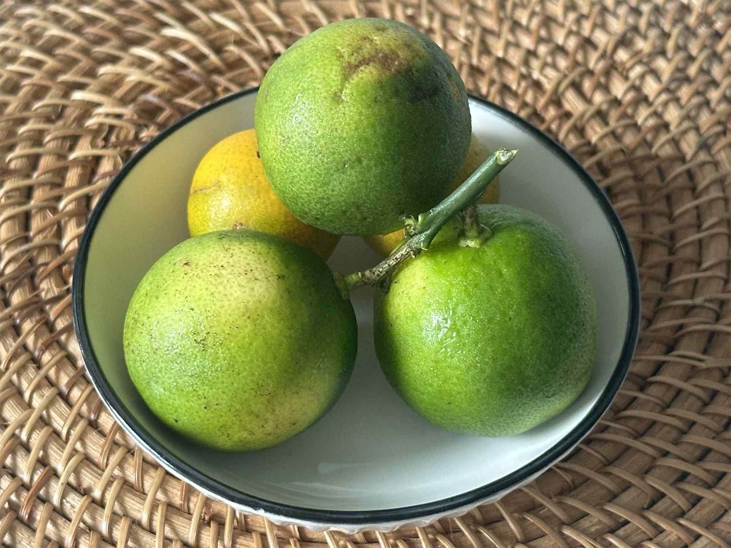 Vỏ chanh bổ sung các chất dinh dưỡng cho cơ thể.