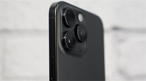 Apple từng sử dụng titan ở viền ngoài của iPhone