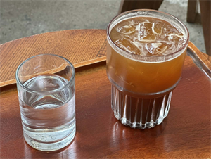 Caffeine trong cà phê tác động nhiều lên cơ thể.