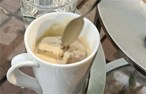 Caffeine và mức tăng huyết áp tạm thời