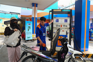 Giá xăng dầu 16/6 trong nước chờ ngày điều chỉnh