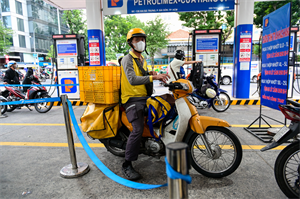 Giá xăng dầu giảm tiếp