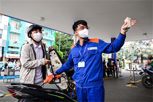 Giá xăng dầu thế giới tăng mạnh