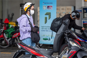 Giá xăng dầu tiếp tục đi xuống.