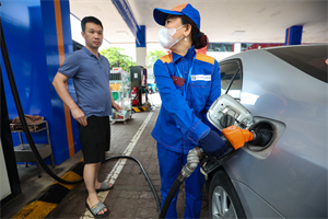 Giá xăng dầu trong nước đồng loạt giảm