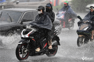 Không khí lạnh gây mưa giông mạnh ở miền Bắc và Trung Bộ