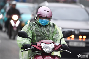 Không khí lạnh mạnh tràn về, miền Bắc mưa rét buốt.