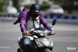 Nắng nóng đến nắng nóng đặc biệt gay gắt còn tiếp diễn nhiều nơi trên cả nước.