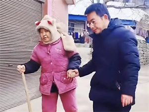 Người mẹ vì nỗi đau mất con mà khiến một bên mắt bị mù