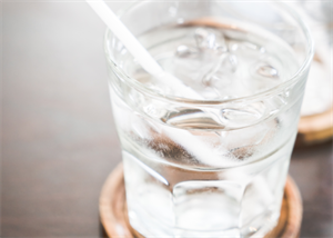 Nước lạnh giải khát nhưng thận trọng khi dùng