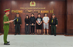 Quyết định và lệnh bắt 4 đối tượng buôn bán hàng cấm