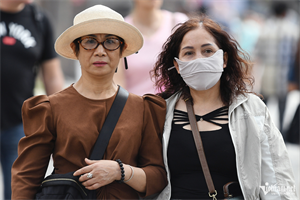 Thời tiết Hà Nội còn nắng khá mạnh