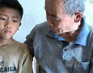 Zichen và ông nội - người thân duy nhất còn lại bên em