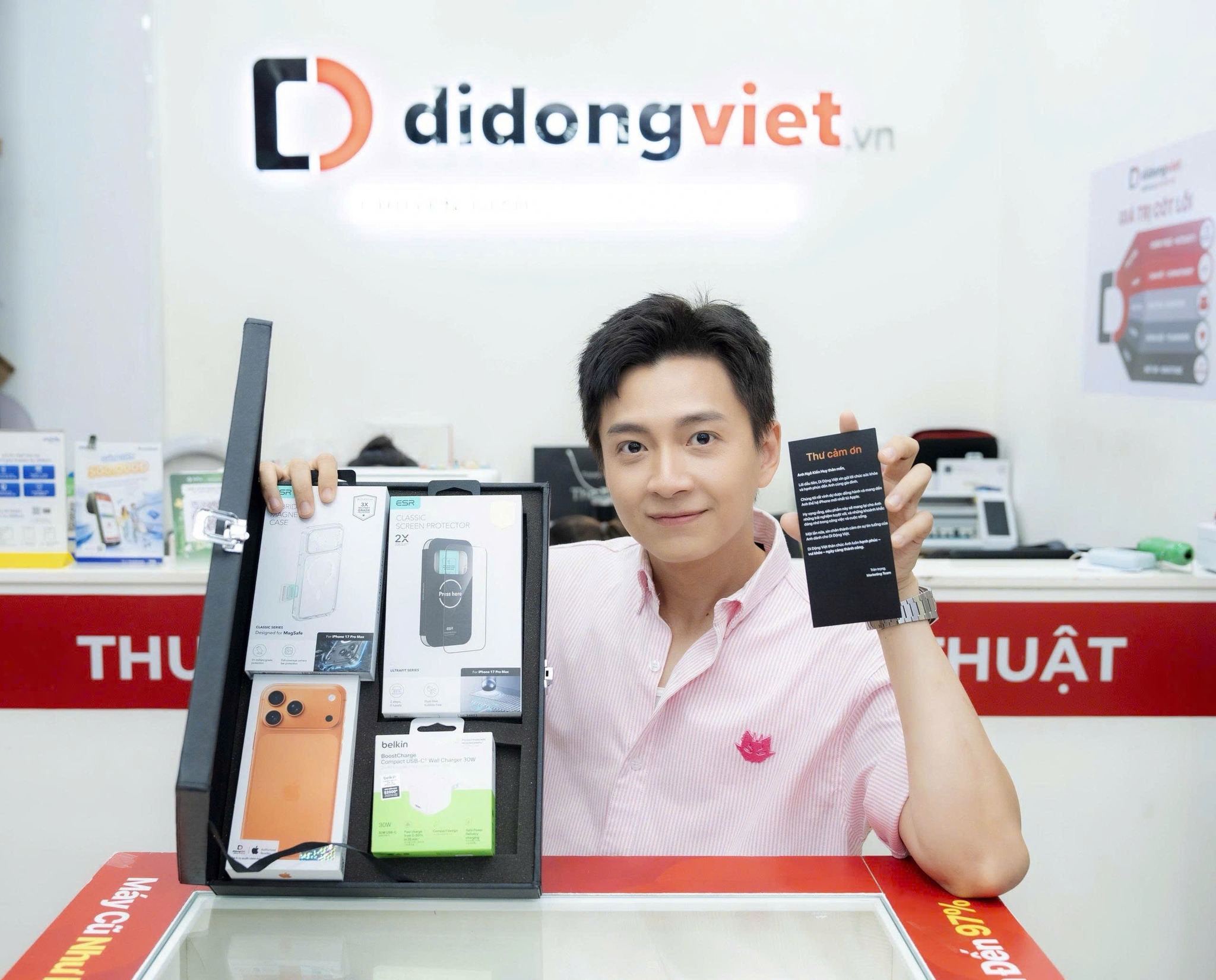 Kim Lý, Ngô Kiến Huy cùng dàn sao đi sắm iPhone mới tại Di Động Việt.-2