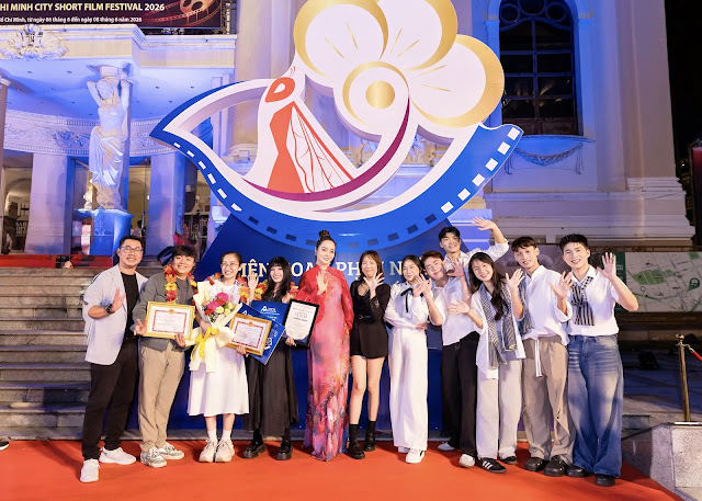 Nghệ sĩ Mai Thu Huyền trao học bổng của MTH Academy-2