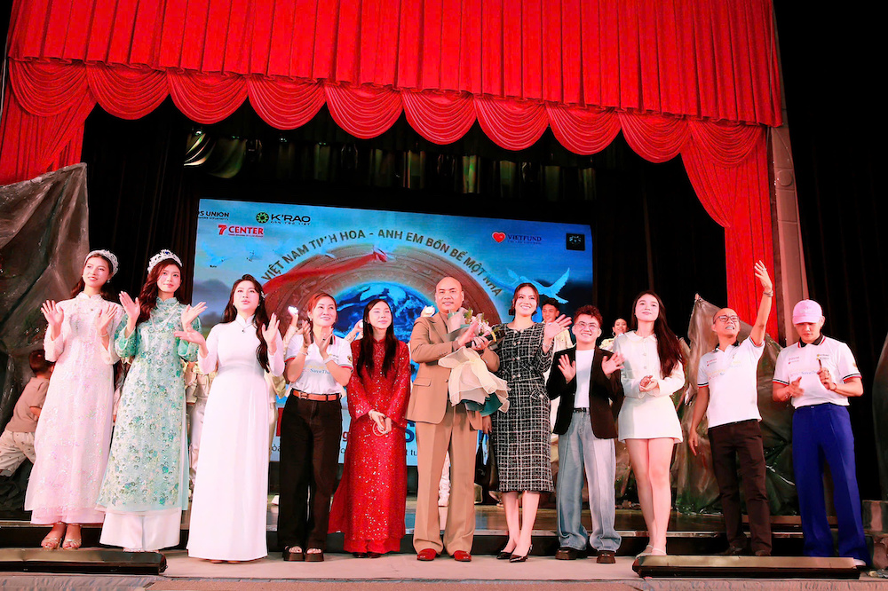 Quy tụ hàng trăm nghệ sĩ tham gia chuỗi sự kiện 72 giờ vì hòa bình-1