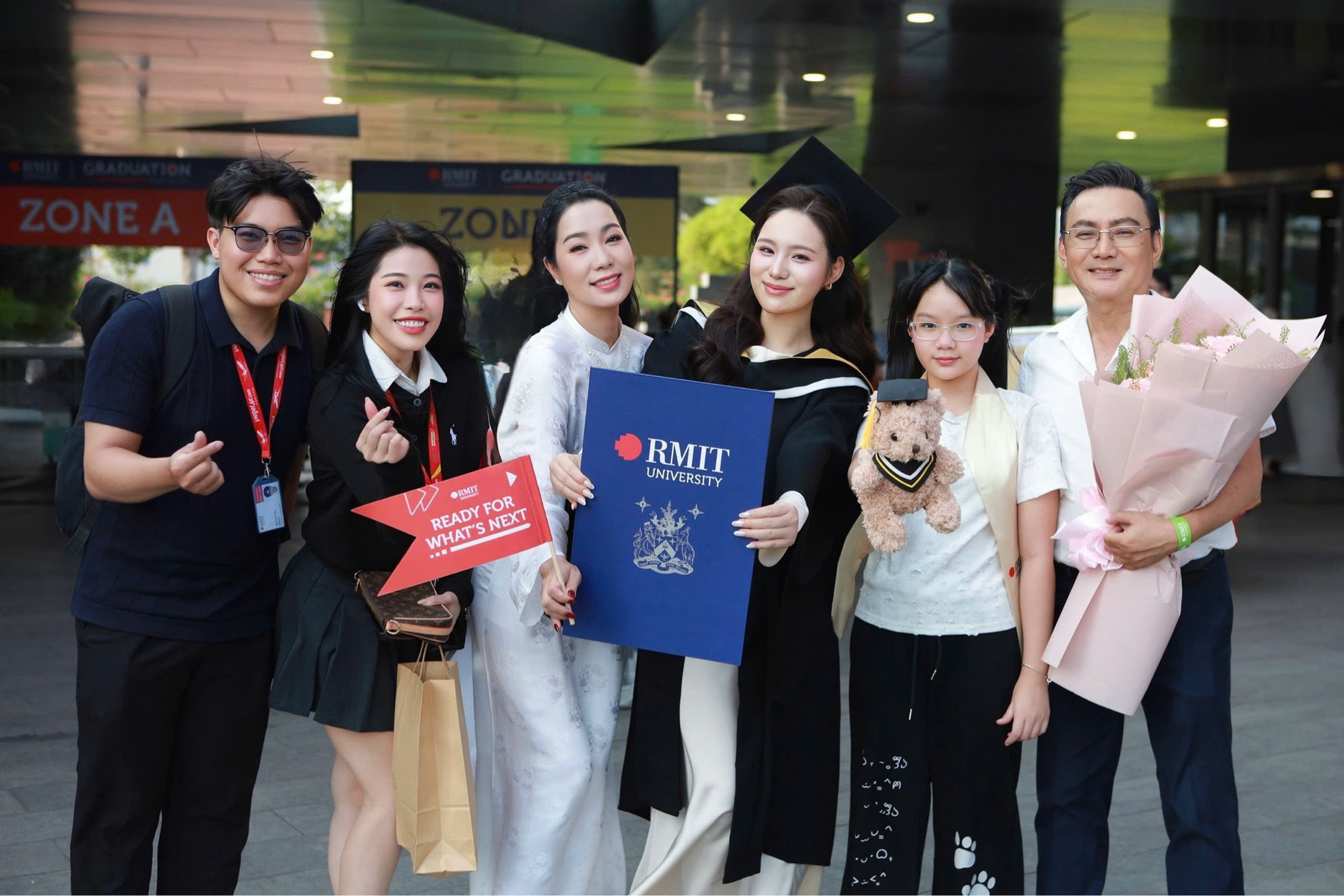 Võ Trịnh Khánh Ngân nhan sắc khó cưỡng ngày nhận bằng Tốt nghiệp-1