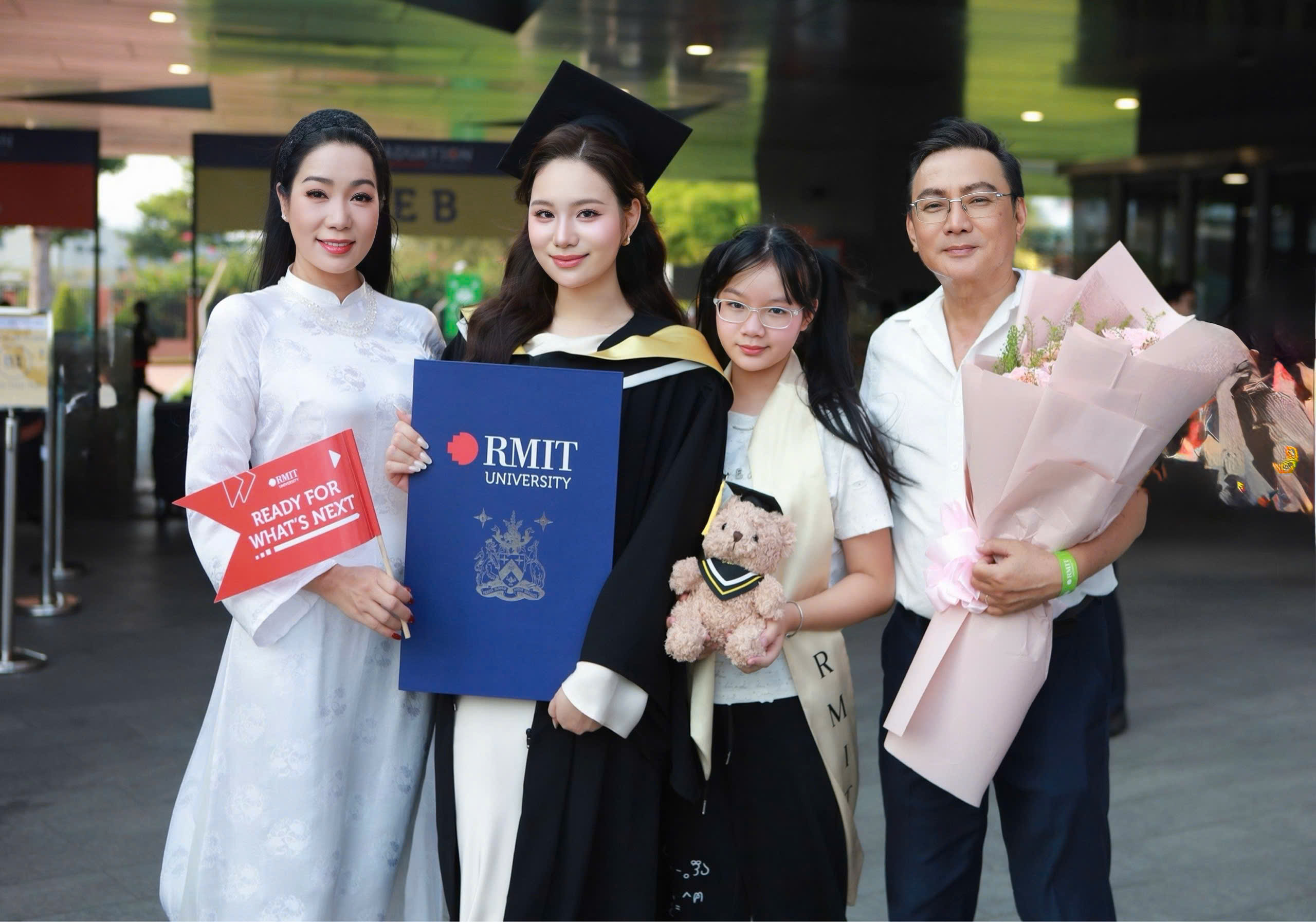 Võ Trịnh Khánh Ngân nhan sắc khó cưỡng ngày nhận bằng Tốt nghiệp-2