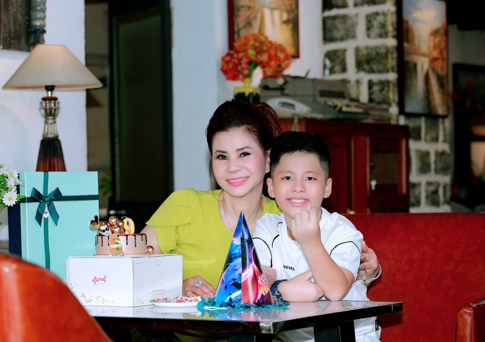 “Mẹ” của ca sĩ nhí Kupo trong MV “Nhật ký mẹ và con” là ai?-2