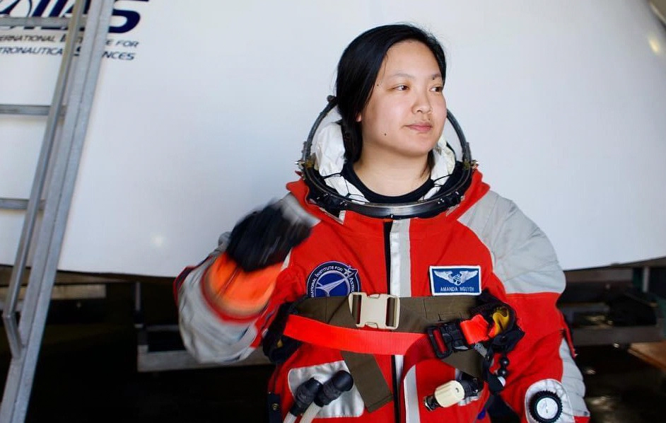 Amanda Nguyễn gốc Việt đầu tiên bay vào vũ trụ