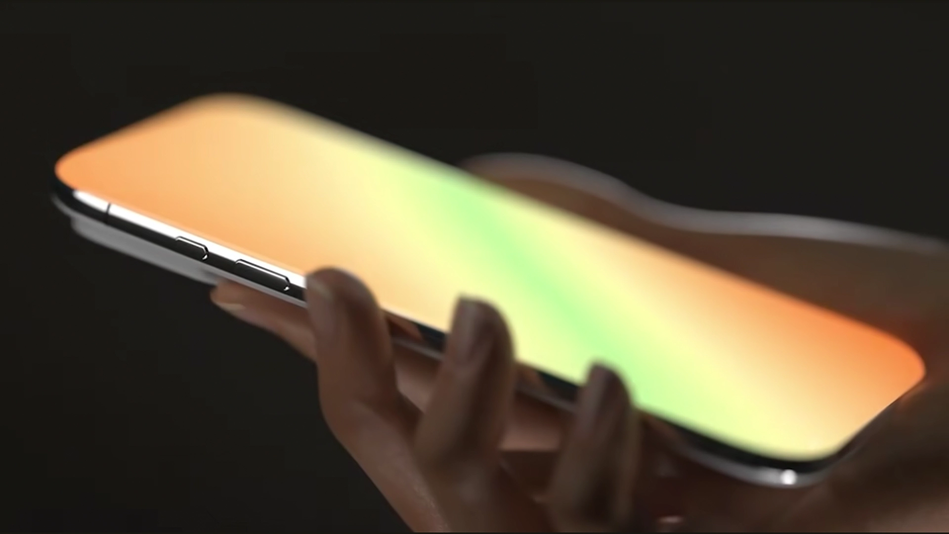 Apple gặp khó với màn hình