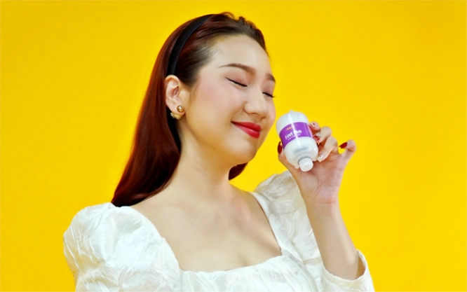 Cao Mỹ Kim khiến khán giả trầm trồ với nhan sắc cực trẻ