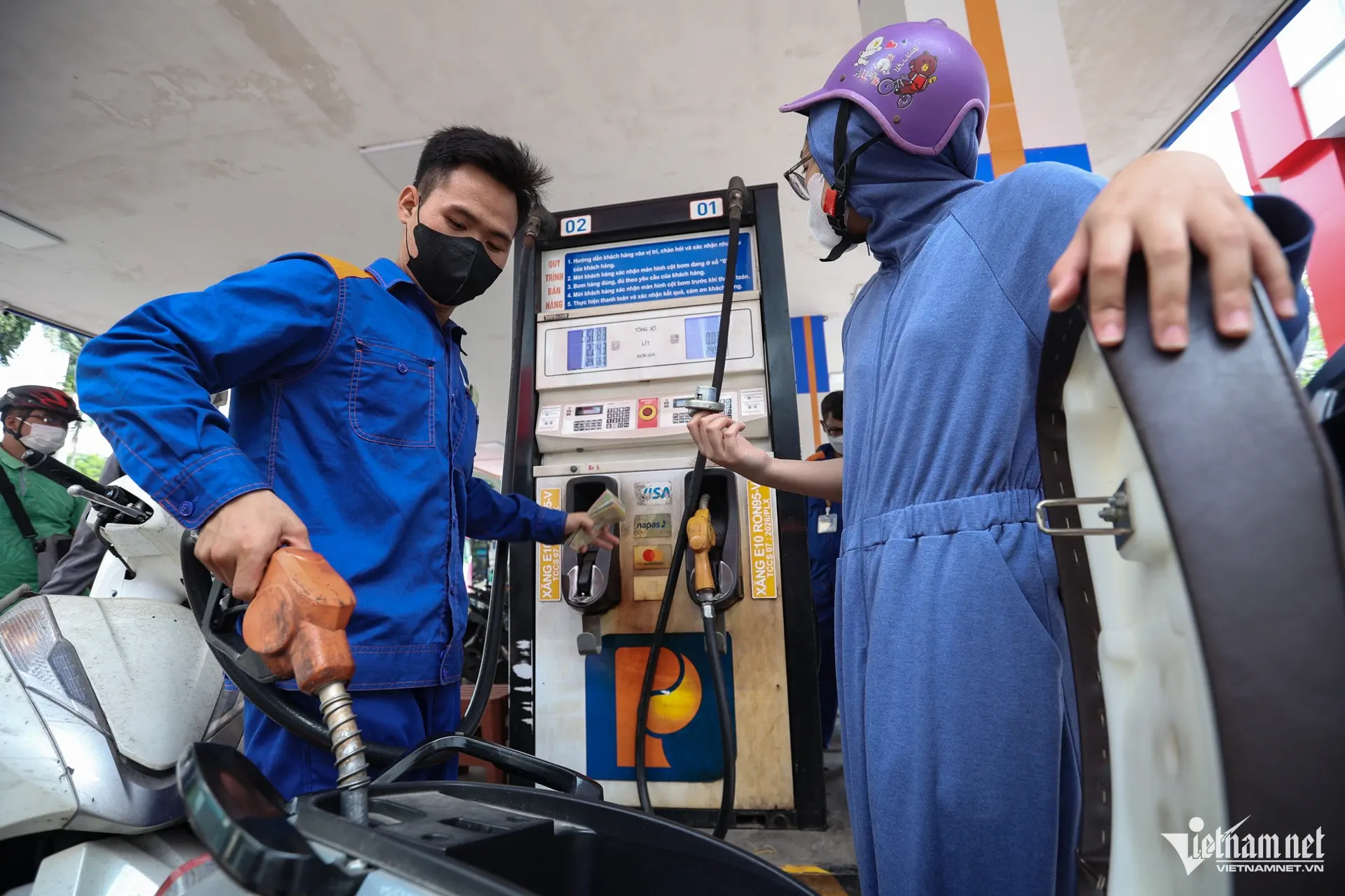 Giá xăng dầu 15/6: trong nước ở mức thấp