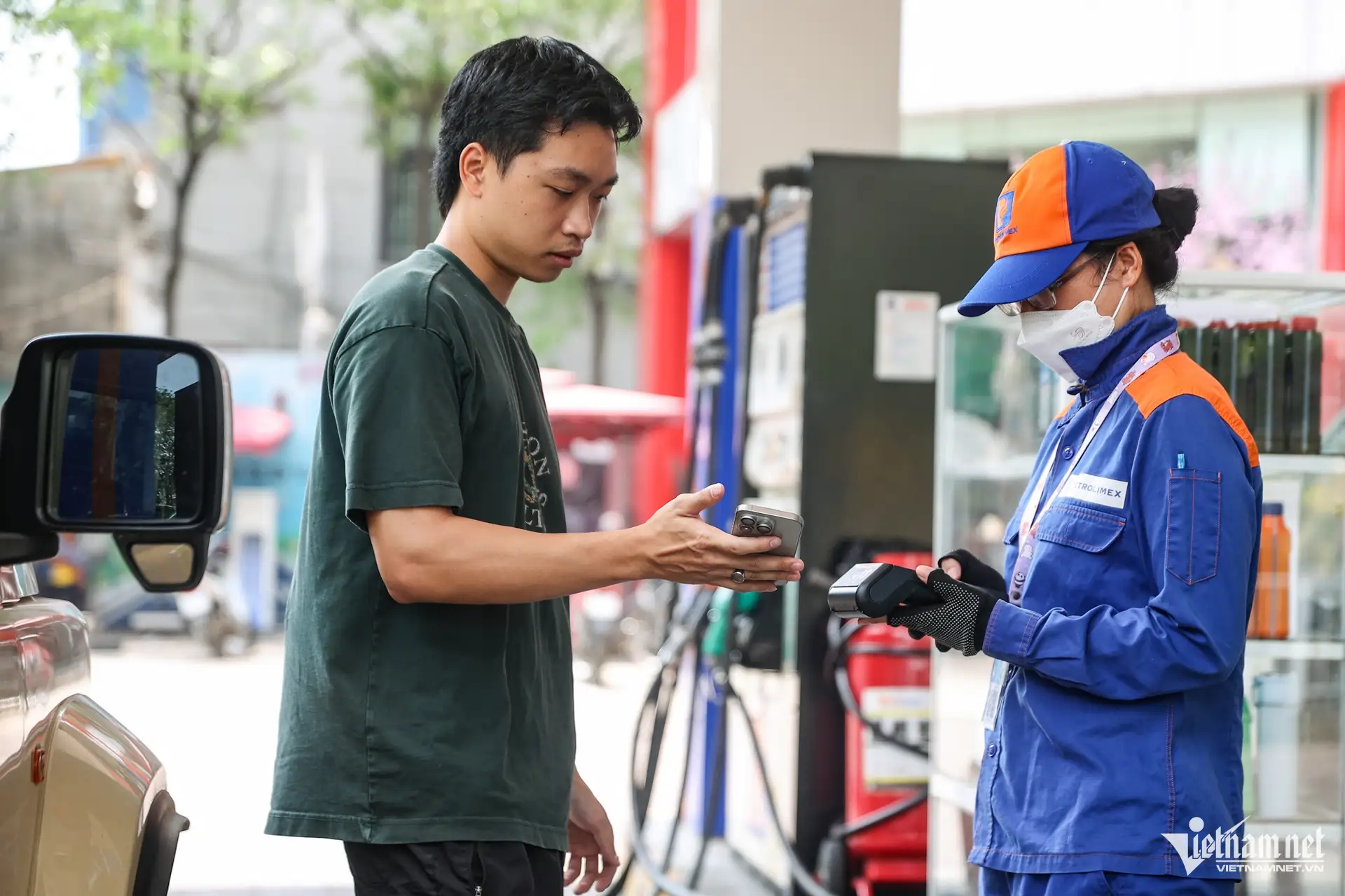 Giá xăng dầu 19/6 trong nước giảm mạnh