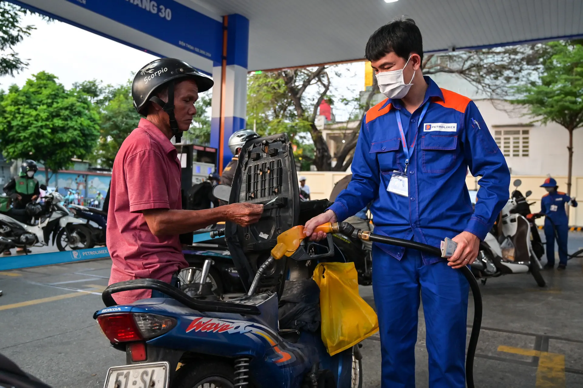 Giá xăng dầu hôm nay (15/5) trên thị trường quốc tế