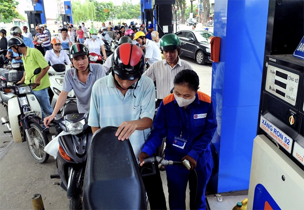 Giá xăng dầu thế giới tăng nhẹ, xăng RON95 ở mức thấp