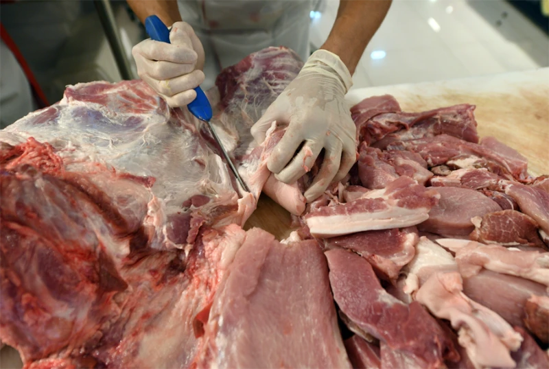 Các sản phẩm chăn nuôi trong nước khó cạnh tranh với thịt nhập khẩu giá rẻ.