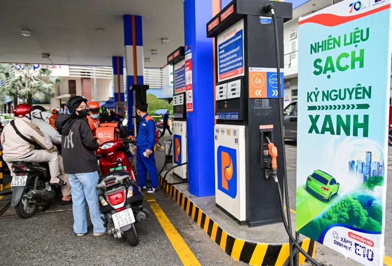 Giá xăng trong nước được điều chỉnh tăng từ chiều qua.