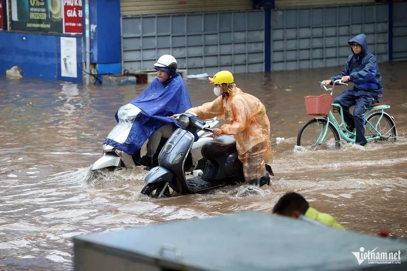 Hà Nội và nhiều tỉnh miền Bắc còn xuất hiện mưa lớn trong đêm nay và sáng mai