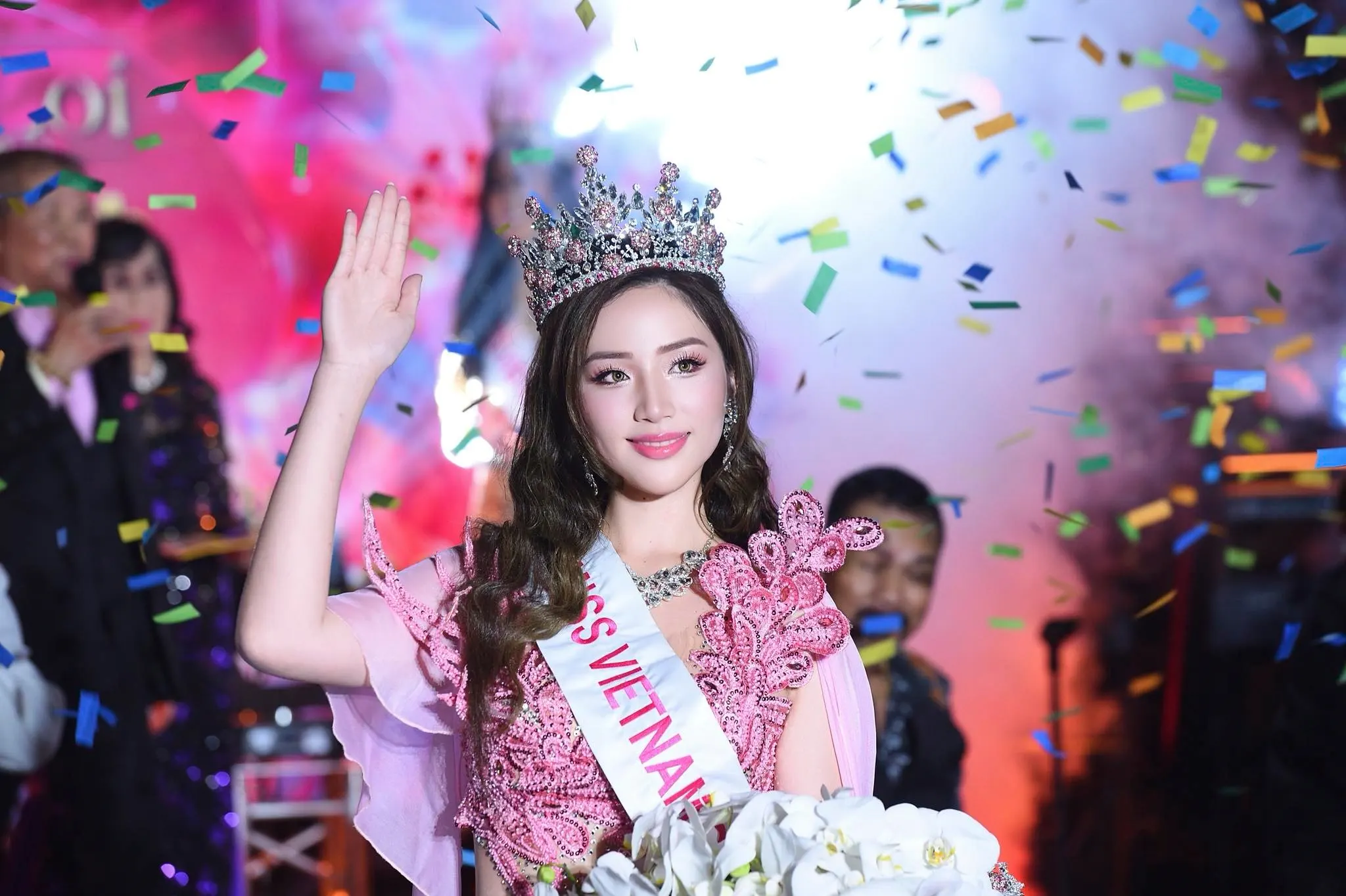 Hoa hậu Việt Nam toàn cầu “Mỵ Nương” Natasha Đào mong muốn nhiều chuyến đi từ thiện tại quê nhà