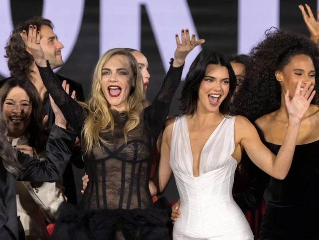 Kendall Jenner và Cara Delevingne xây dựng tình bạn từ những năm 2010
