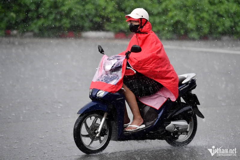 Miền Bắc mưa to cục bộ, Trung và Nam Bộ vẫn mưa lớn