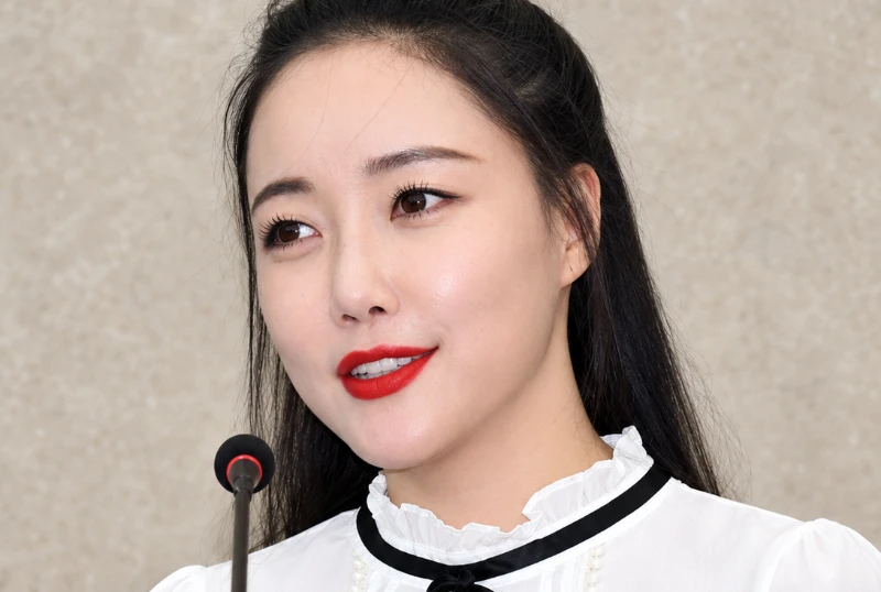 Nữ nghệ sĩ Nancy Lang bị bắt giữ
