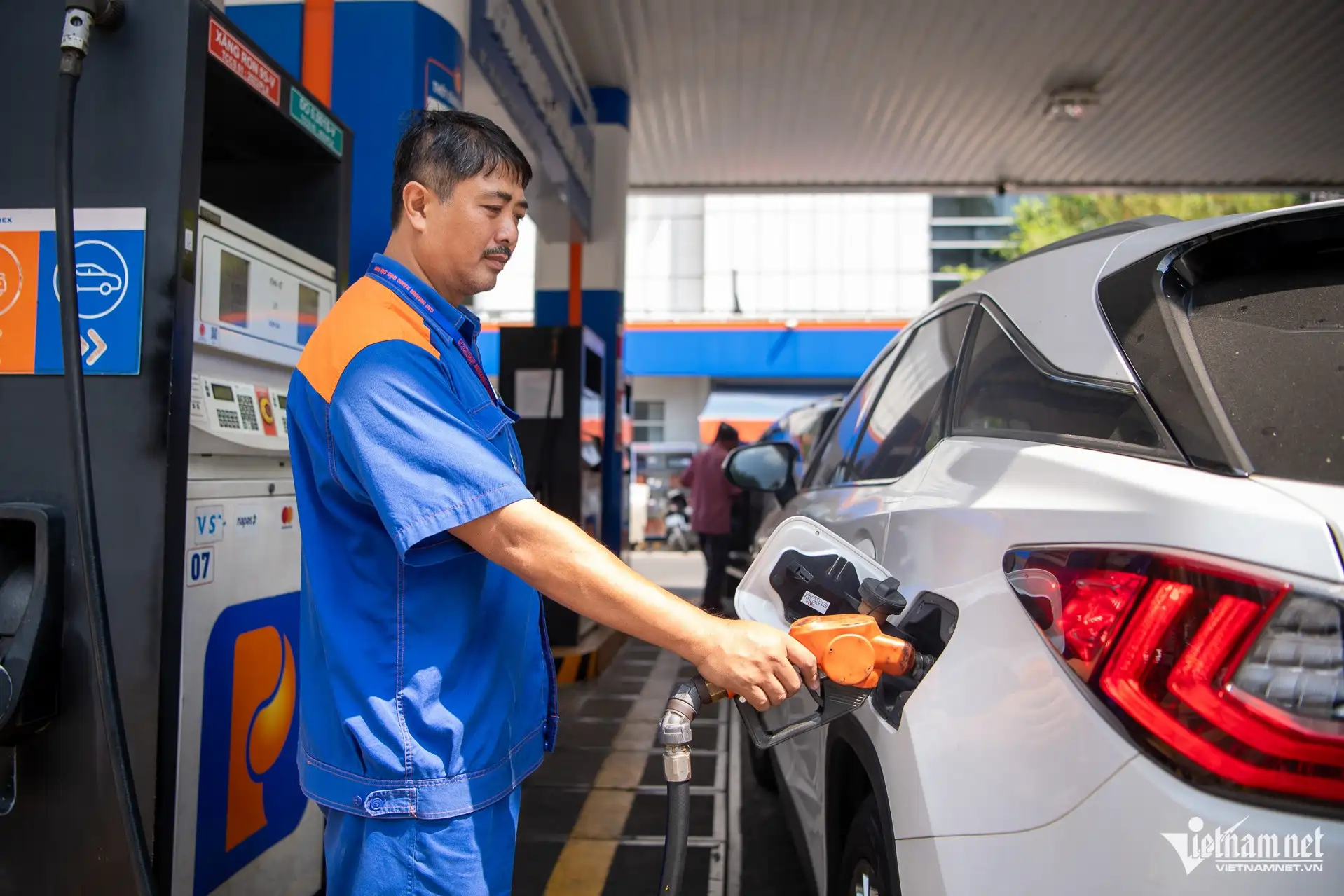 Xăng E10 được nhiều doanh nghiệp bán rộng rãi trên toàn quốc