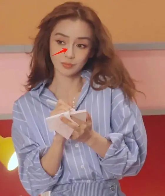 Angelababy đang ở trong tình thế khó khăn-1689-4