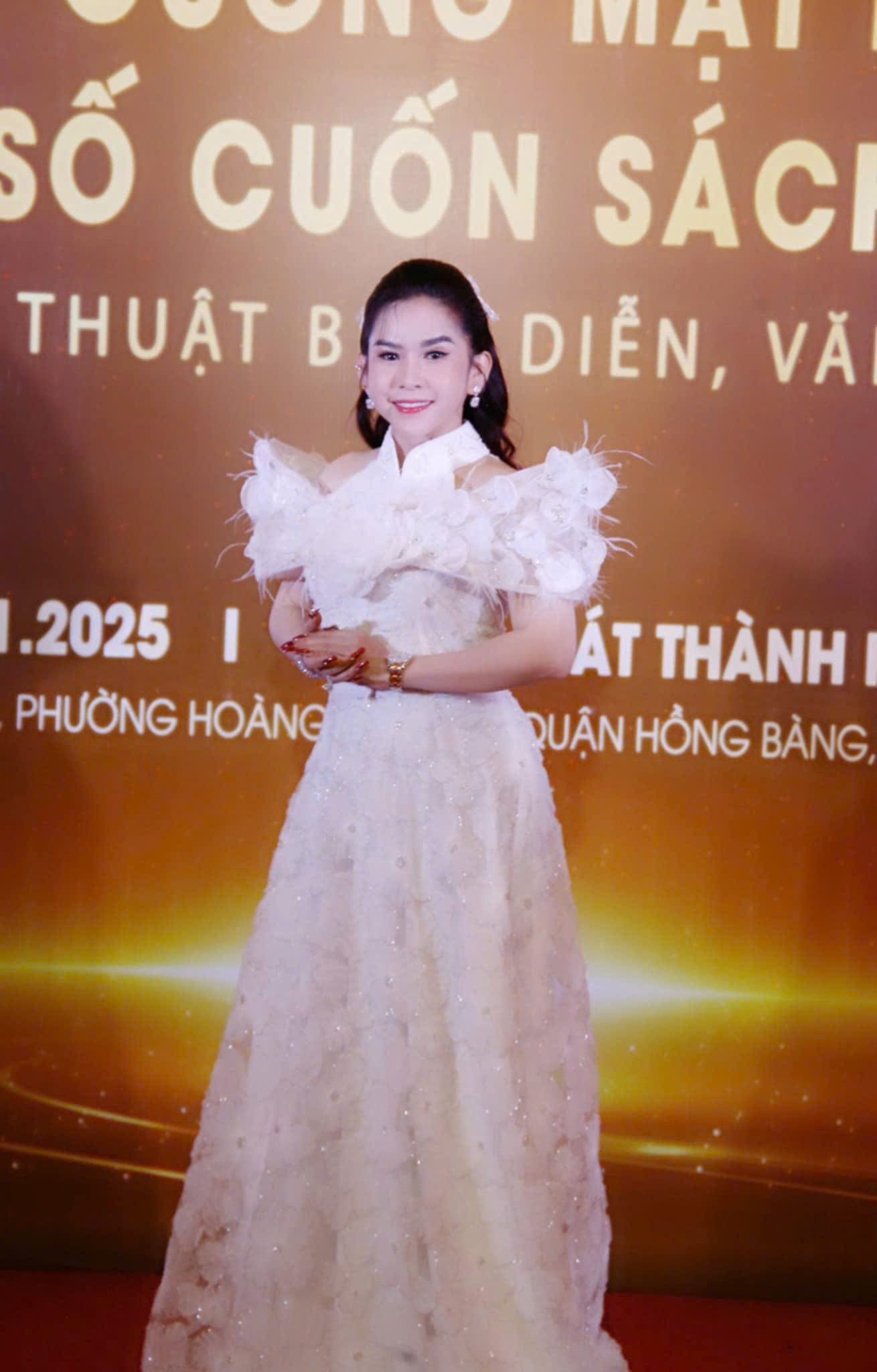 Gương mặt nghệ sĩ tiêu biểu ngành nghệ thuật 2024 gọi tên Bình Tinh-632-1
