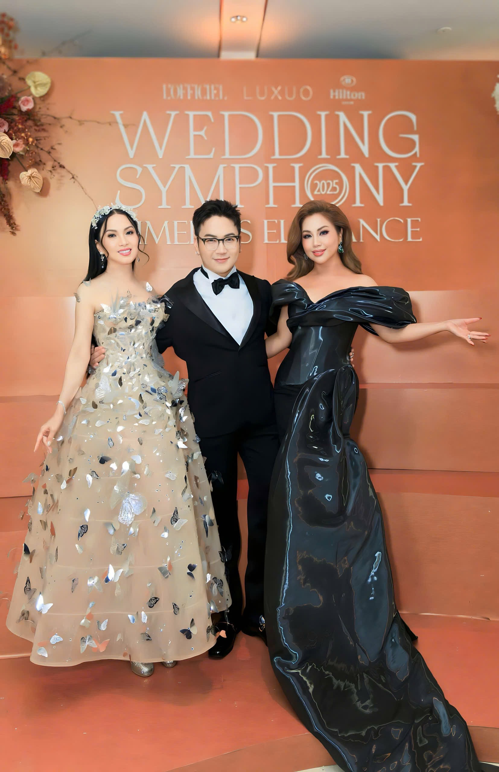 Ca sĩ Hà Phương và Minh Tuyết rạng rỡ dự show Wedding Symphony 2025-2047-1