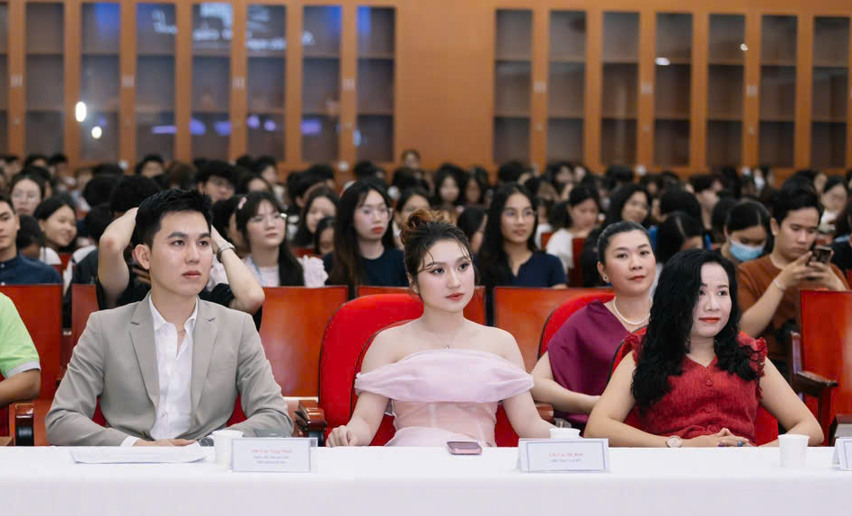 CEO Lê Phạm dự sự kiện tại trường Đại học Mở TP. Hồ Chí Minh-1779-1