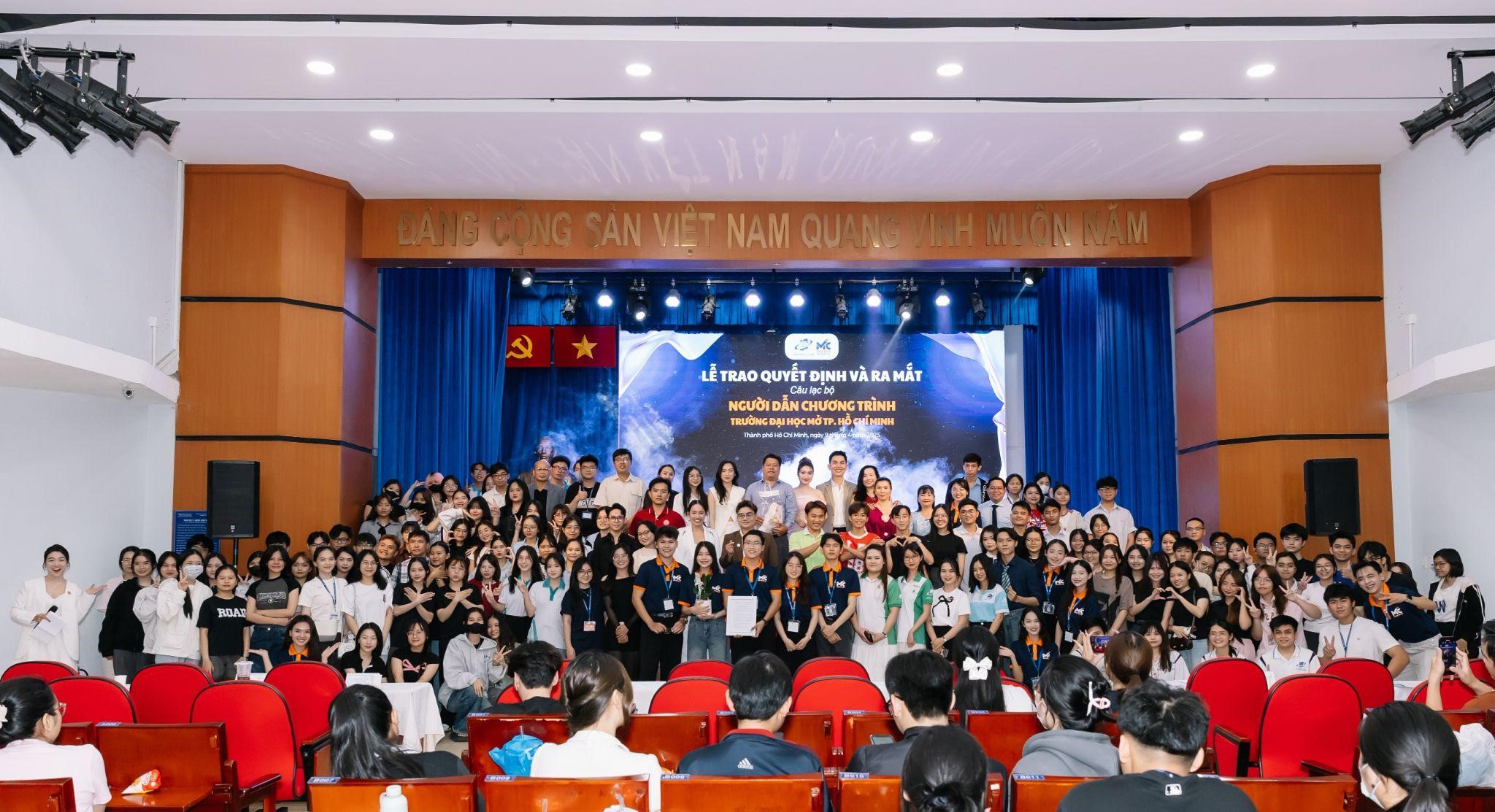 CEO Lê Phạm dự sự kiện tại trường Đại học Mở TP. Hồ Chí Minh-1779-1